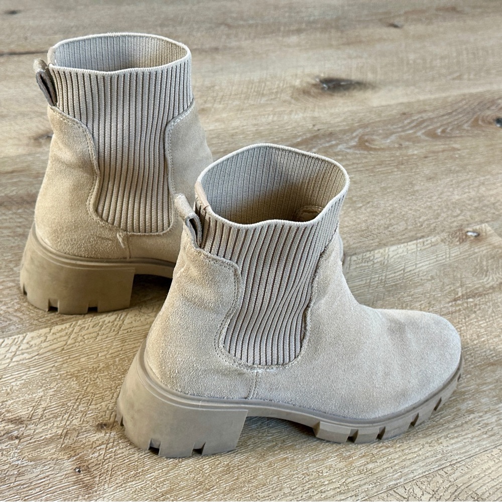 Steve Madden Hayle Boots in Sand